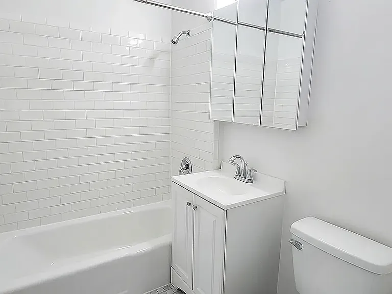 270 W 25th St #4A — Photo 6