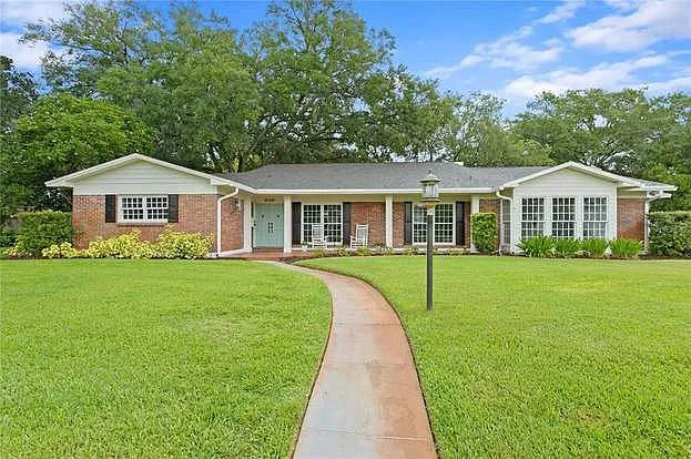 11212 Carrollwood Dr — Photo 2