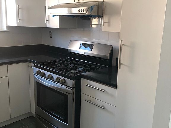 4th image of 1053 Mace Ave #2