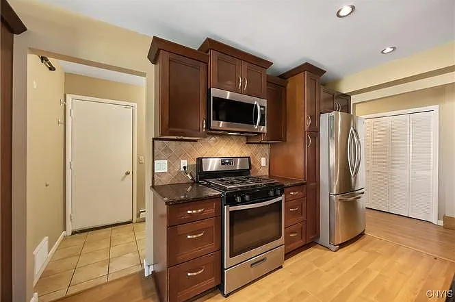 17 Jarvis Dr — Photo 6