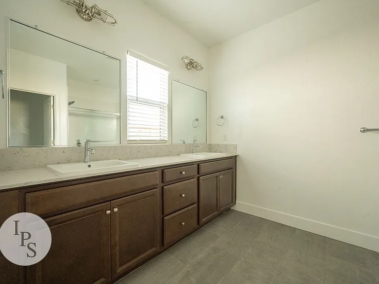 2139 N Osmun Ave — Photo 20