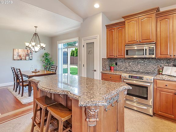 4th image of 2505 NE 176th Ave
