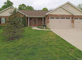 105 Copper Creek Dr, Festus, MO 63028