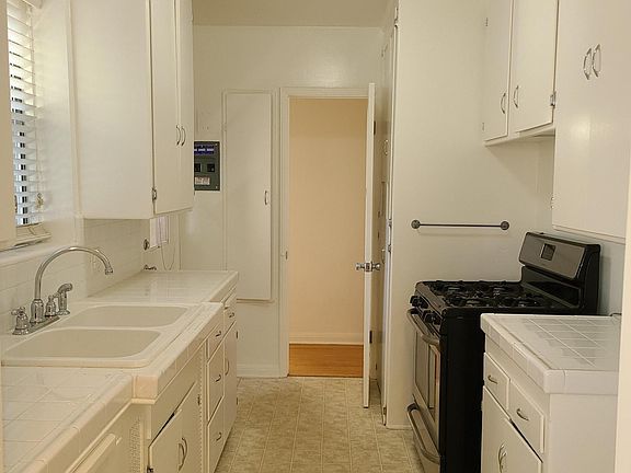 5th image of 123 N 7th St