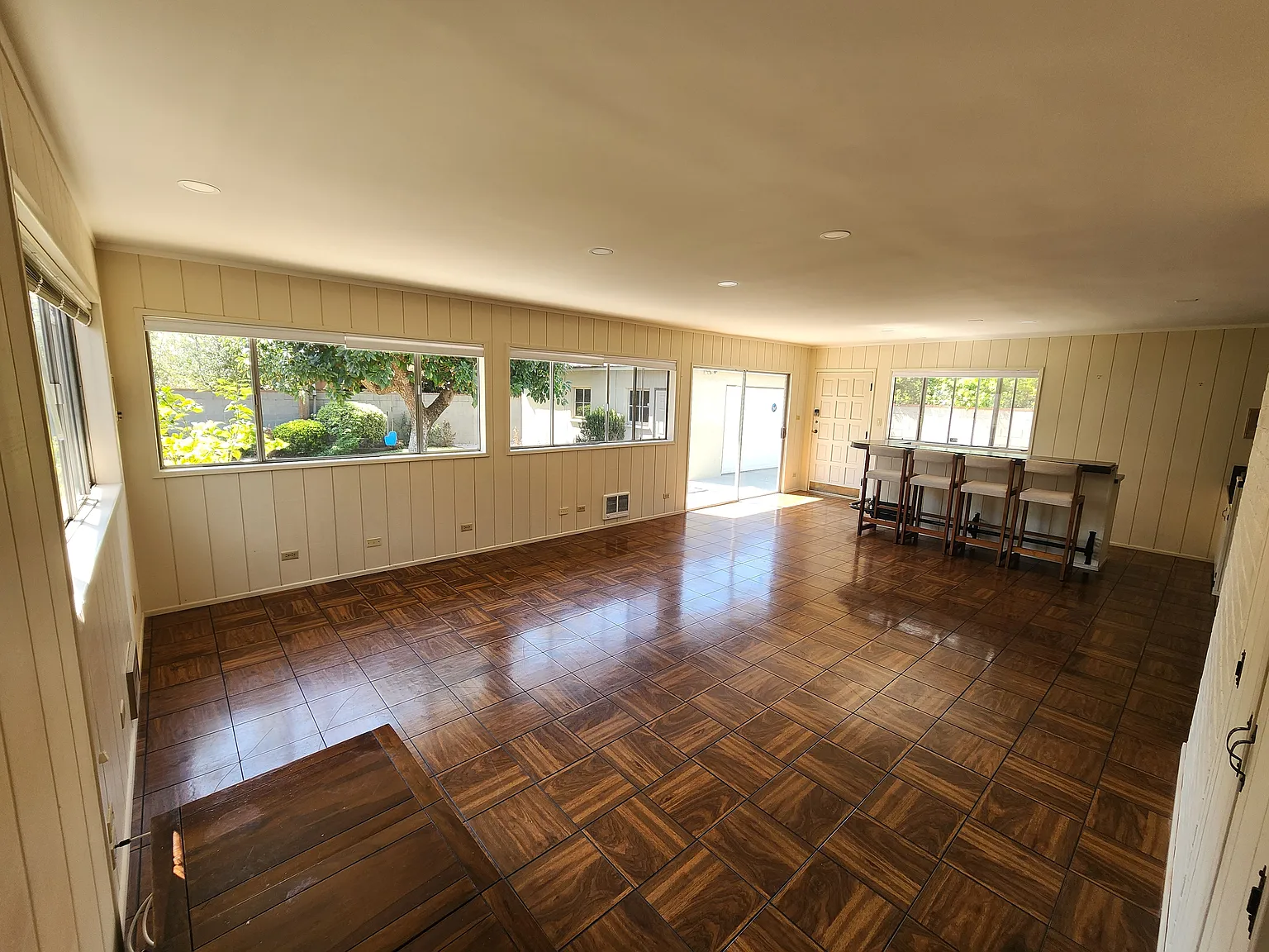 3 bed, 2242 sqft, $8,000 — Photo 2