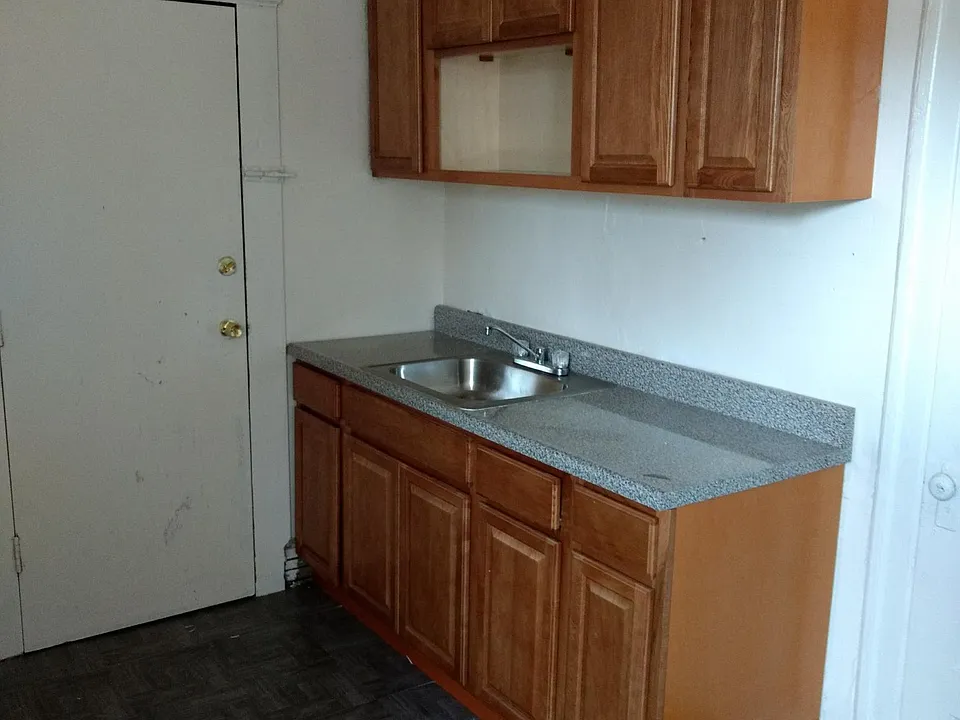 71 4th Ave #3