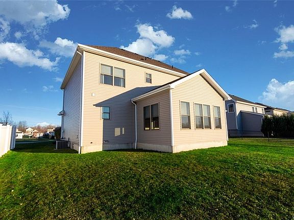 3rd image of 155 Chancellor Ln