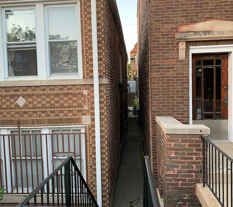 2nd image of 2128 W 23rd St