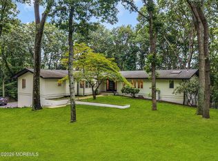 25 Mahoras Dr, Ocean, NJ 07712