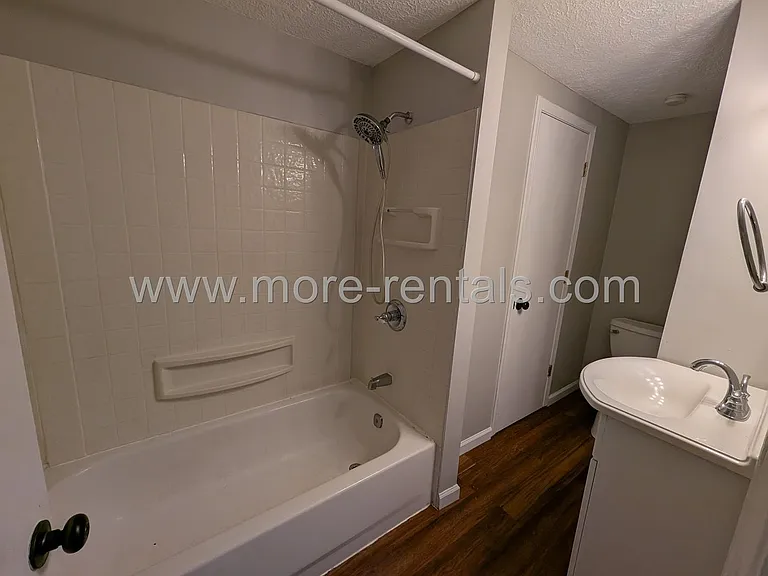 554 E Gates St — Photo 8
