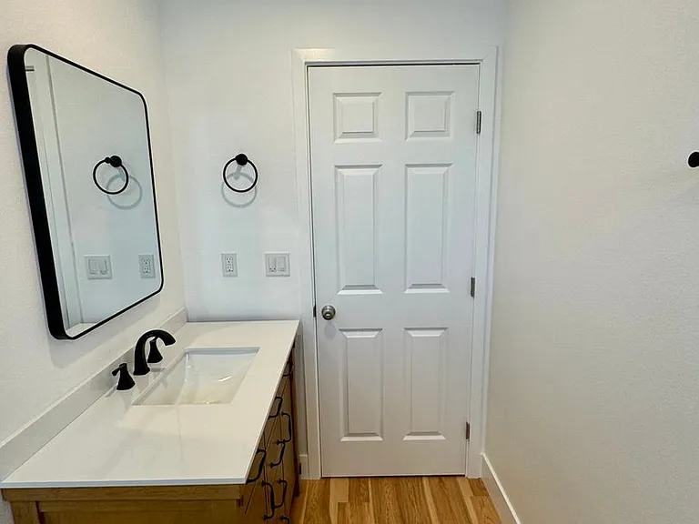 3951 Howard Ave — Photo 9