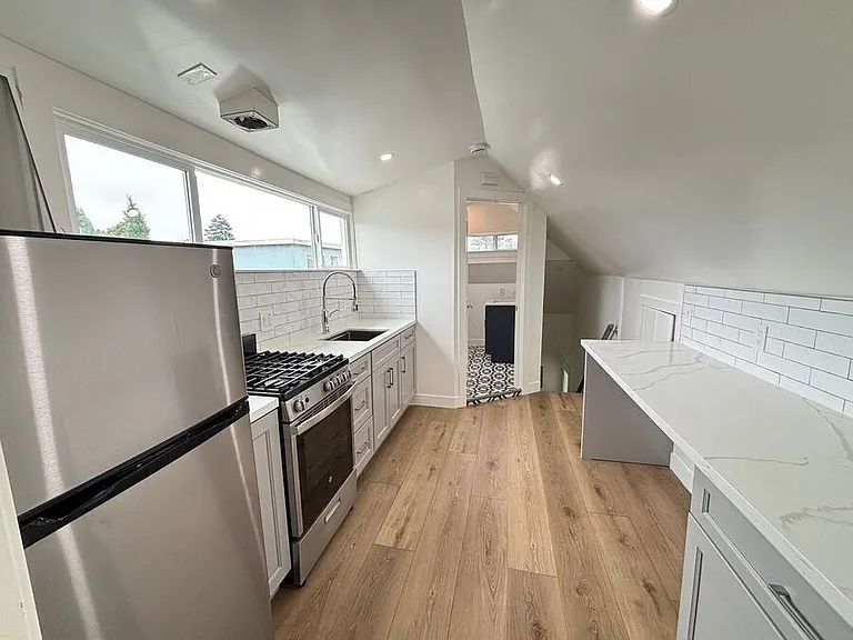 1642 Russell St #C — Photo 1
