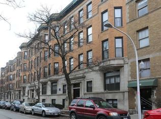 647 W Oakdale Ave #UA1, Chicago, IL 60657
