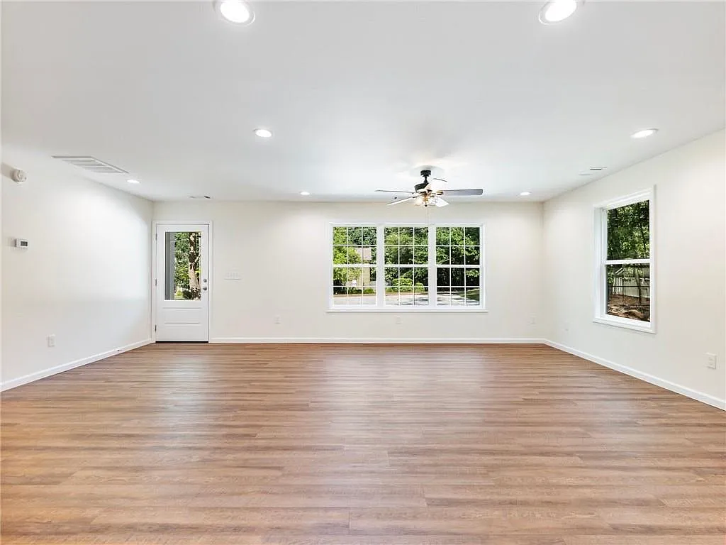 2 bed, 2.0 bath, 1008 sqft, $1,950 — Photo 3