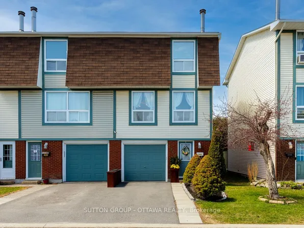 1942 Garden Park Ln, Ottawa, ON K1B 5B2
