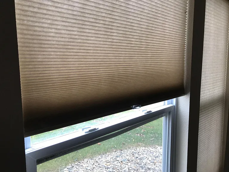 Custom cordless Bali blinds which can be opened from the top or bottom