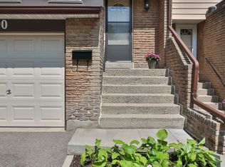 1221 Dundix Rd #90, Mississauga, ON L4Y 3Y9
