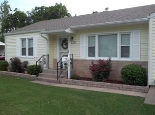 2323 S McCann Ave, Springfield, MO 65804