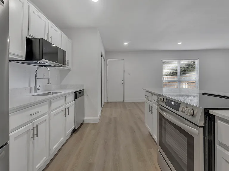 5440 Slay Dr — Photo 8