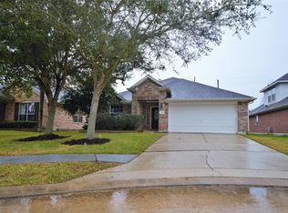 104 Rocky Cove Ln, Dickinson, TX 77539