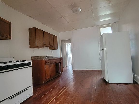 2nd image of 21 S Hartley St #1