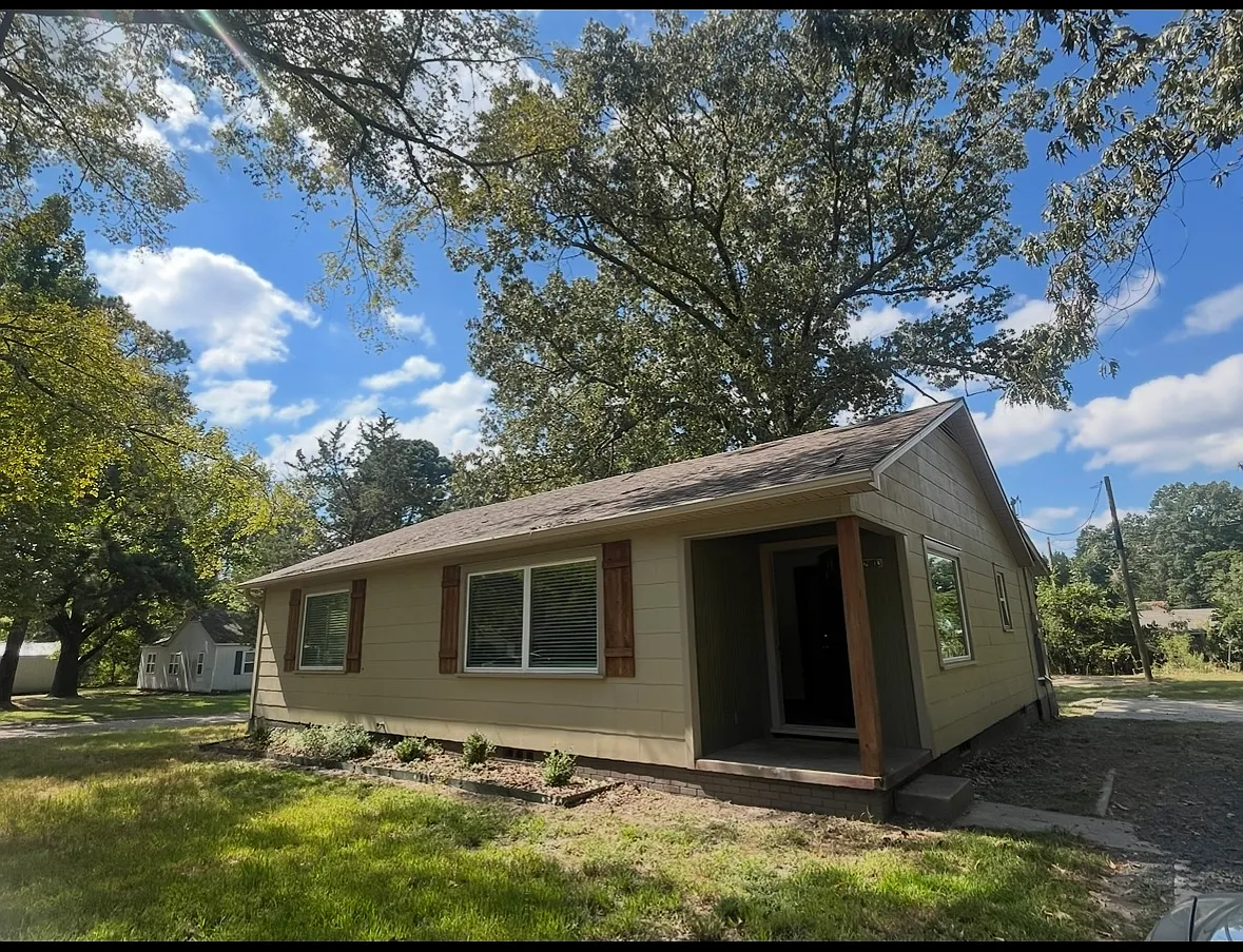 2803 Garland Ave — Photo 3