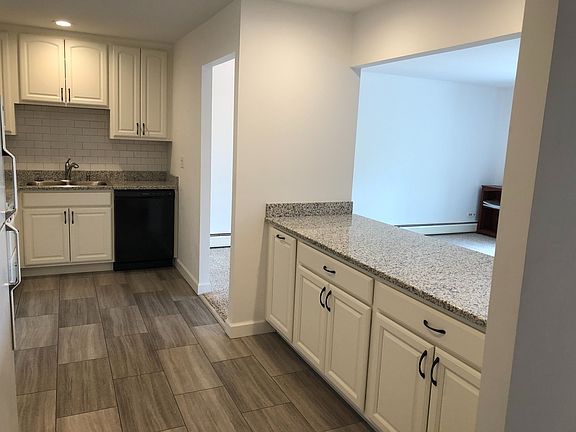 5th image of 4225 Saratoga Ave #408