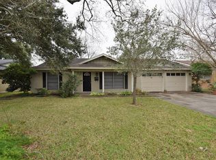 709 Westwood Dr, Port Lavaca, TX 77979