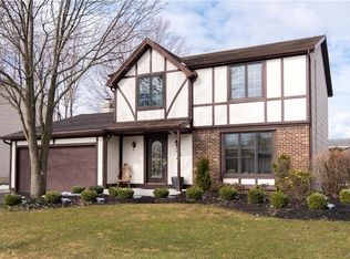 4564 Roundtree Rd, Hamburg, NY 14075