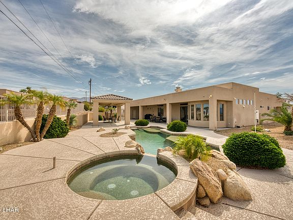 3rd image of 3481 Pocahontas Dr