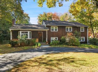 96 Nutmeg Ln, Stamford, CT 06905