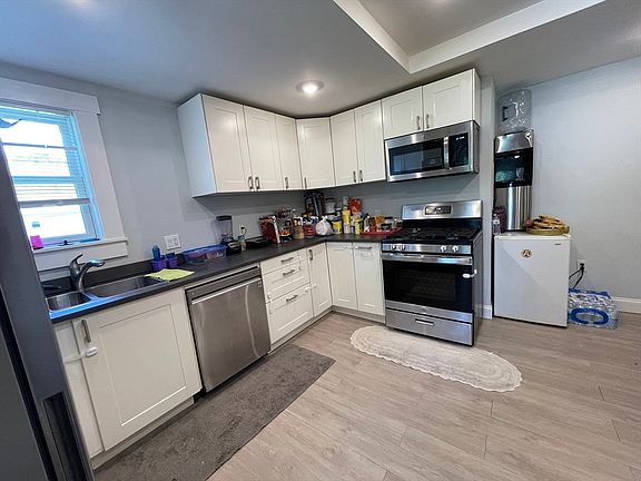 4th image of 119 Maplewood Ave