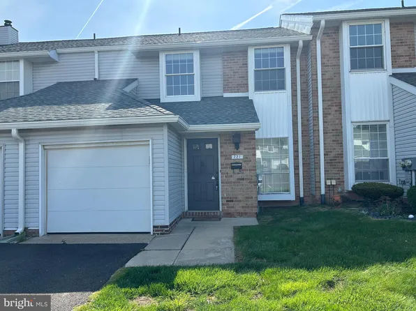 721 Springhouse Ct, Lansdale, PA 19446