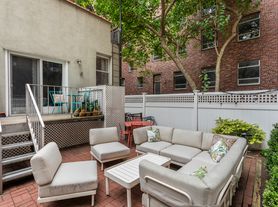 196 Prince St
