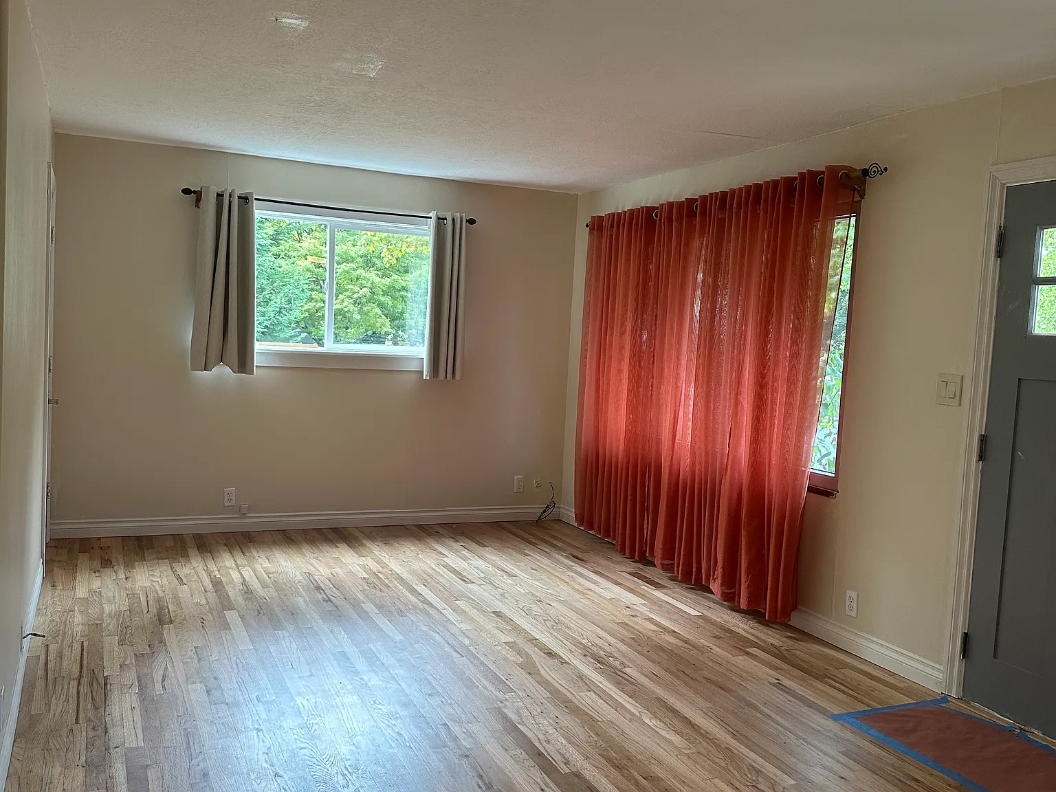 2 bed, 884 sqft, $2,100 — Photo 2