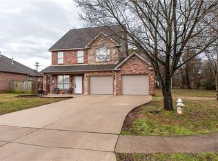 4227 Broomsage Dr, Fayetteville, AR 72701