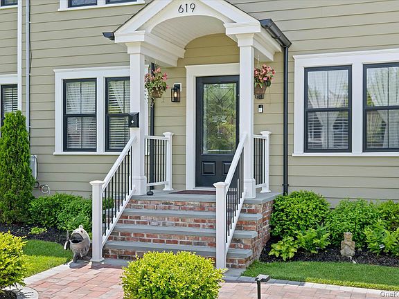 3rd image of 619 Bailey Avenue