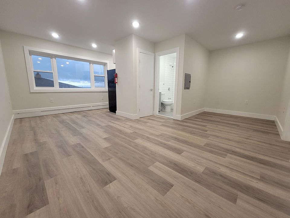 2nd image of 2505 Kennedy Blvd #312B
