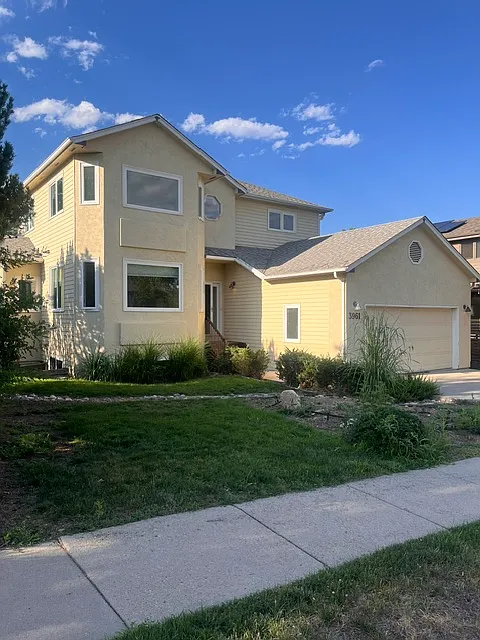 4 bed, 3670 sqft, $5,550 — Photo 2