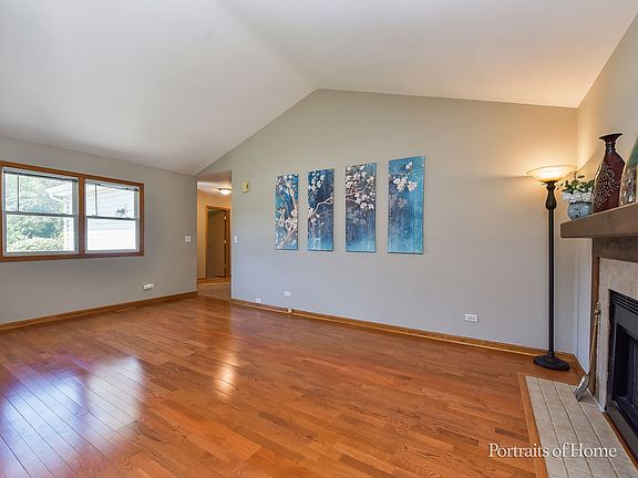 3rd image of 1309 Duke Dr