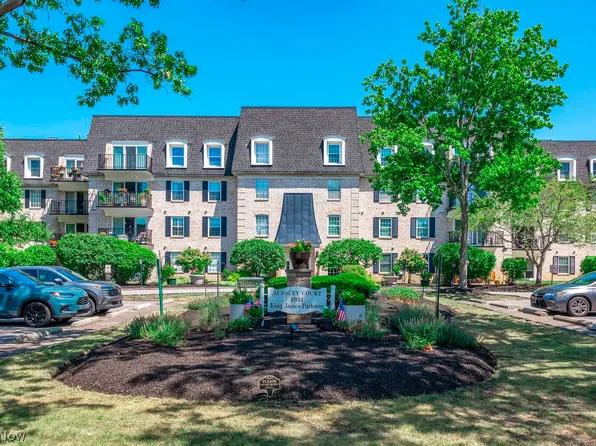 1931 King James Pkwy APT 323, Westlake, OH 44145