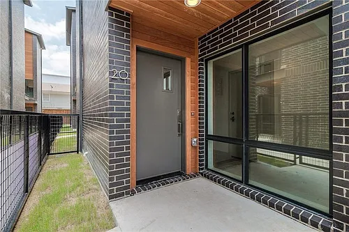 2290 N Fitzhugh Ave #20 Photo 1