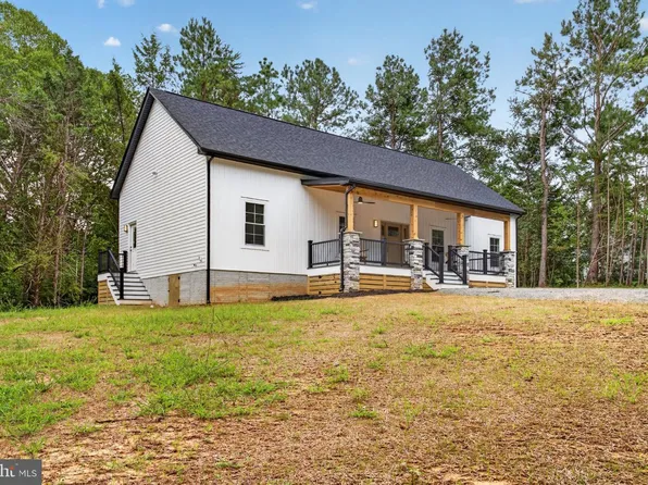972 Days Bridge Rd, Mineral, VA 23117