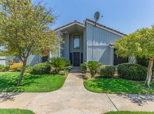 1874 Cougar Ln, Clovis, CA 93611