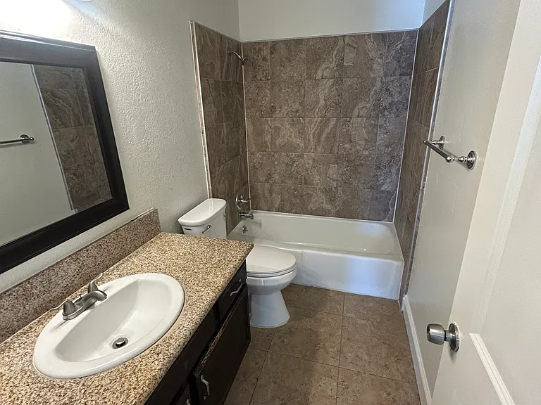 6019 N College Ave #D — Photo 6