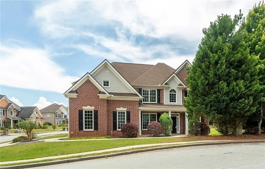 6 bed, 4.0 bath, 3050 sqft, $3,500 — Photo 1