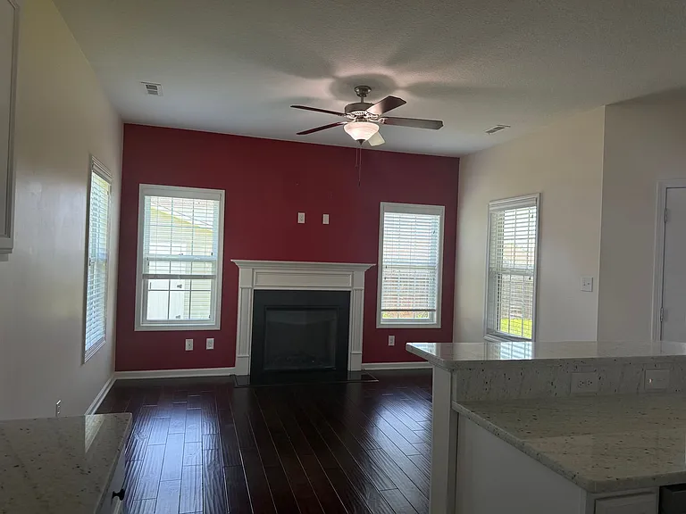 403 Derrick Dr — Photo 11