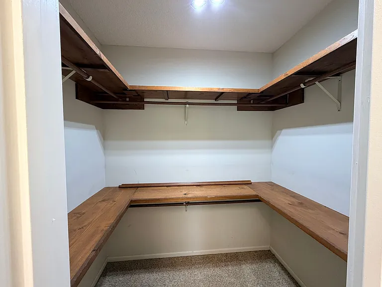 1009 Williamsburg Dr — Photo 29