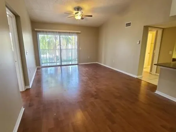 8891 Okeechobee Blvd APT 305, Royal Palm Beach, FL 33411