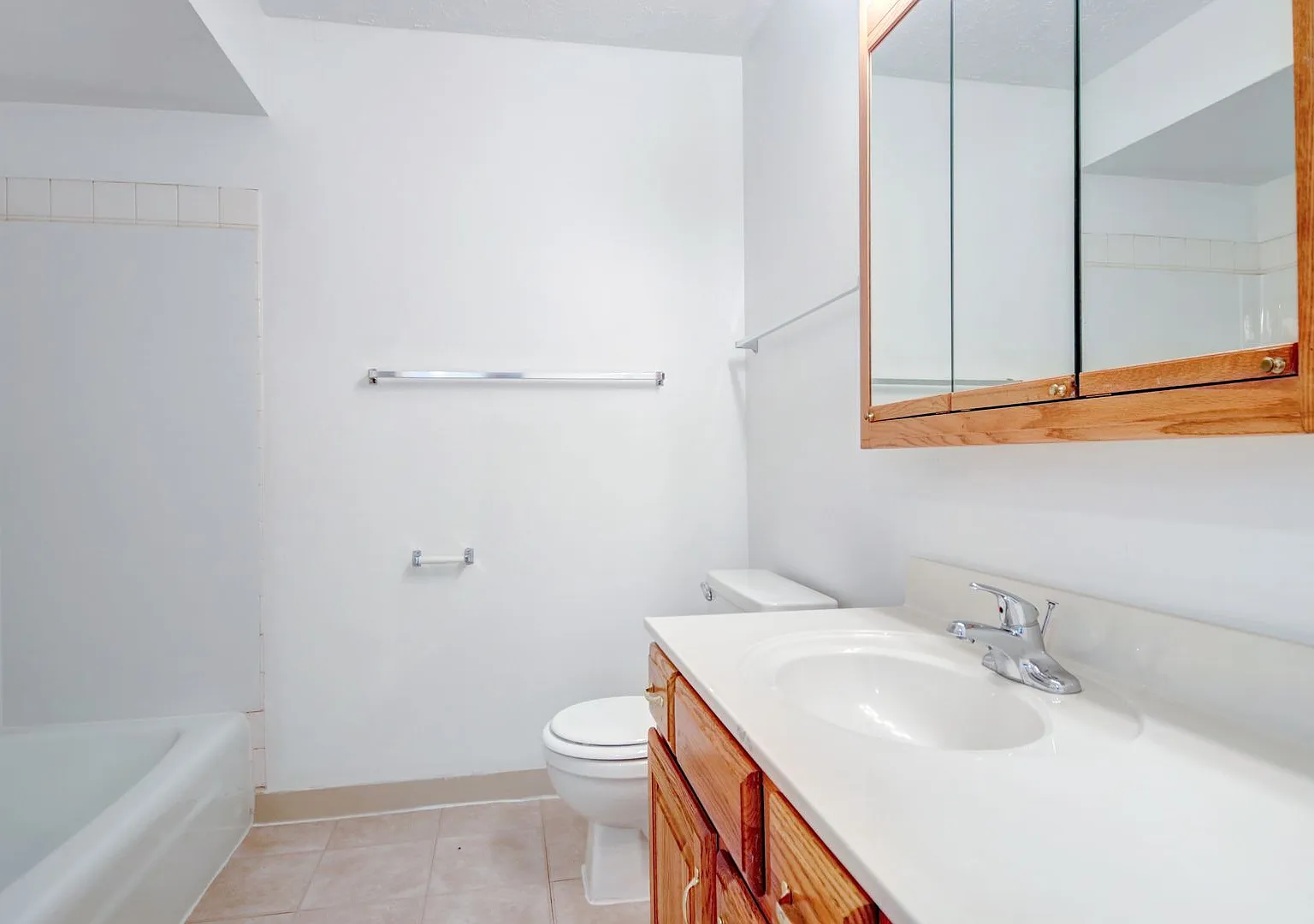 Highland Hills Apartments — Photo 4